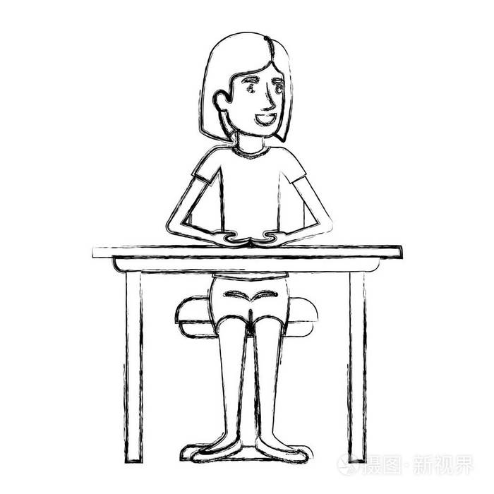 短头发的女人坐在椅子上在桌面的模糊的轮廓