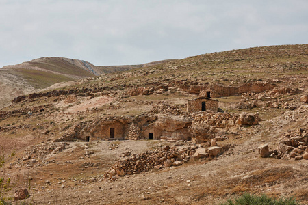 洞穴中的基督教圣人在活在过去，以色列