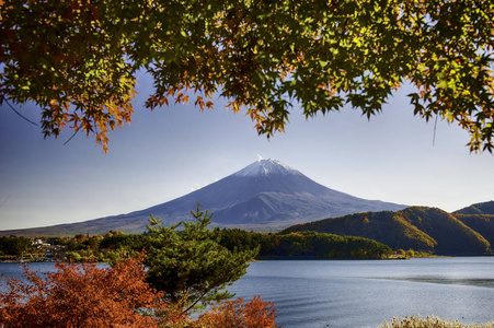 富士山在秋天