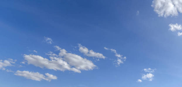 蓝天与云的看法