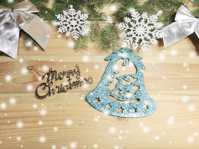 圣诞装饰和副本空间木制背景图片