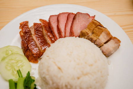 烤鸭和烤猪肉饭, 泰国菜, 中餐