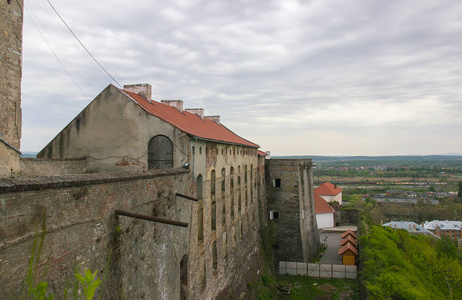 那块石头塔墙和老塔城堡 Palanok