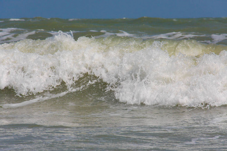 海浪在刮风的日子