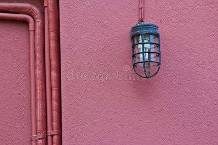 墙上漂亮的古董灯