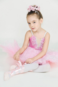 年轻芭蕾舞演员图片