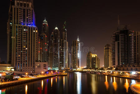 阿联酋迪拜码头夜景图片