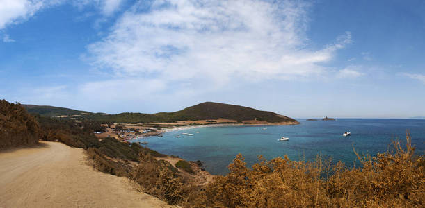 科西嘉 到 Plage de Tamarone，Tamarone 海滩帽科西嘉，长长的沙滩和岩石海湾包围了地中海的马奇最有名的
