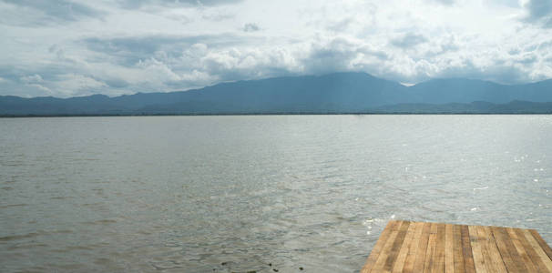 访问泰国的帕尧水库