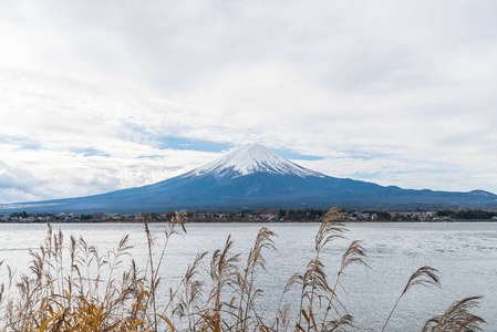 在日本河口湖湖山富士 San