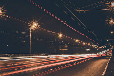 夜晚的城市道路交通灯创新