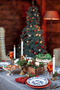 美丽圣诞家庭餐桌
