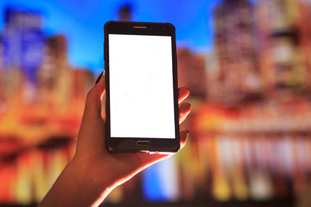 在以色列的老城市英亩的市场上, 一个妇女厨师