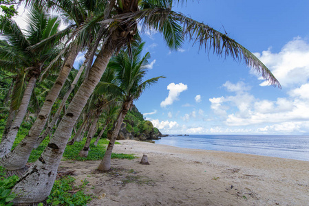 美丽的白色沙滩，在伊万娜  岛 巴坦群岛
