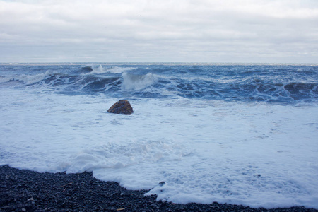 冰岛，黑色的海滩。美丽的风景