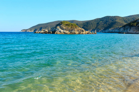 夏季海岸西托尼亚希腊。
