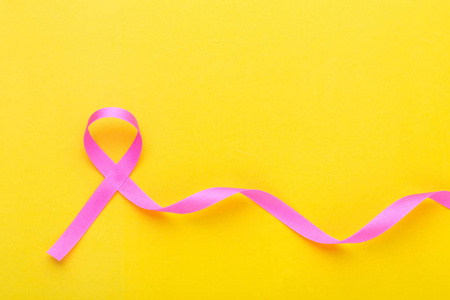 乳房癌概念 粉红丝带乳腺癌在 y 轴上的符号