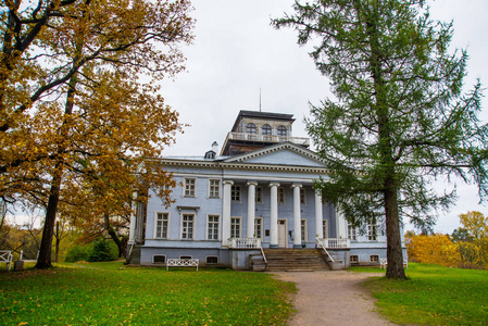 作家纳博科夫的大厦。木宫公园在俄罗斯。公园地产 Rozhdestveno。列宁格勒州