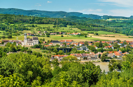 查看的 Emmersdorf der 多瑙河从奥地利梅尔克修道院