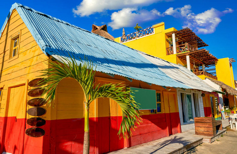霍尔博克斯岛五颜六色的加勒比房子墨西哥