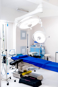 医疗设备和外科手术室的现代设备。内部的医疗保健设施，现代技术