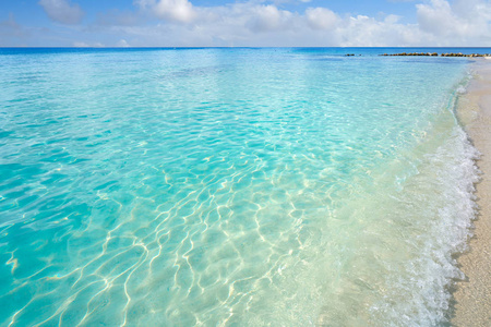 加勒比海松石海滩清洁水域