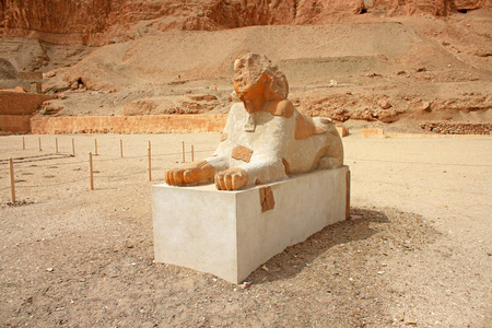 埃及卢克索的卡尔纳克古庙遗址图片