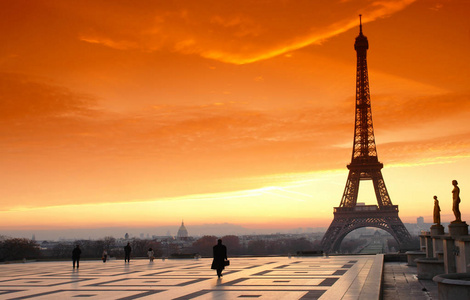 巴黎埃菲尔铁塔日落