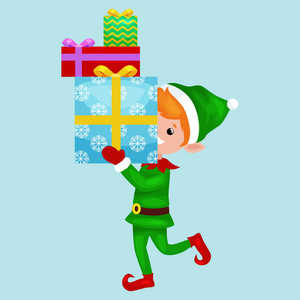 圣诞精灵孤立的礼物盒中的一堆绿色套装, 圣诞老人助理, 男孩助手举行新年快乐