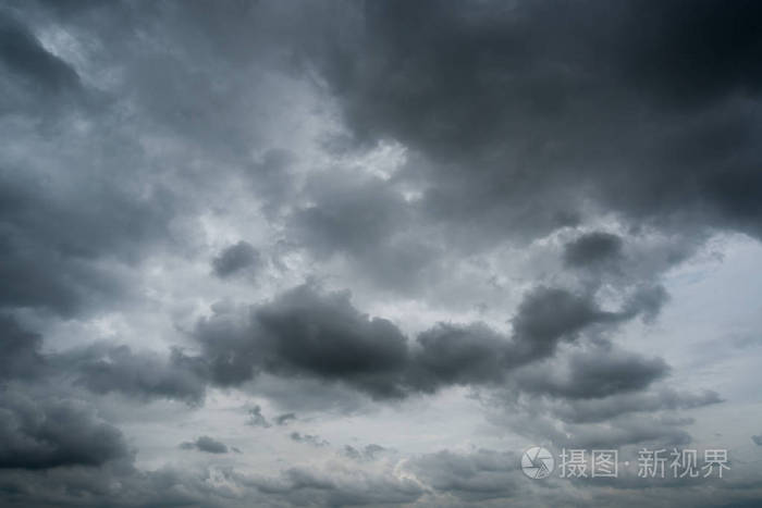 黑暗的乌云与背景,雷雨前的乌云