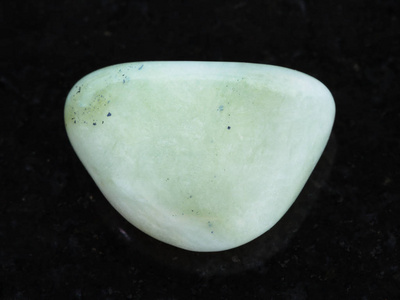 深色抛光 Prasiolite 宝石