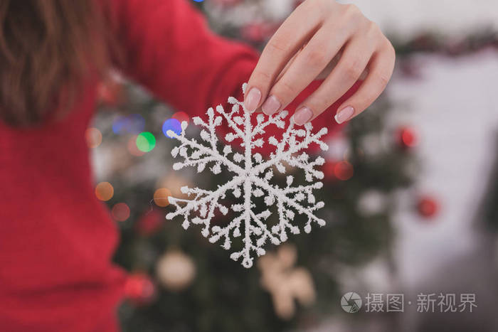圣诞雪花在手