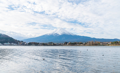 在日本河口湖湖山富士 San