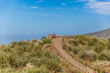 山区中部游客的美丽风景