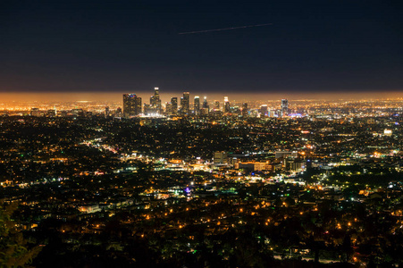 从格里菲斯天文台鸟瞰洛杉矶城市夜景