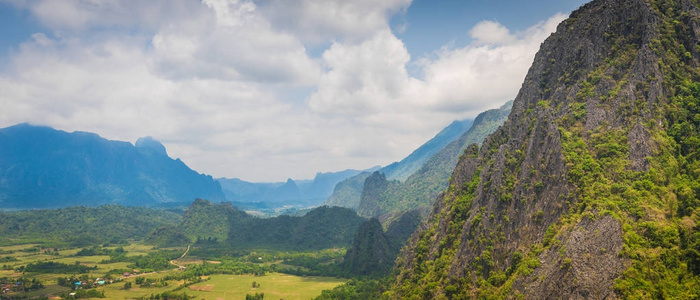 老挝万荣 Ngern 山的顶部景观