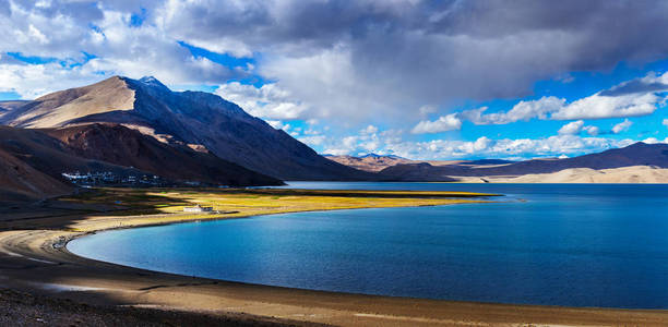 Moriri 在日落拉达克的全景