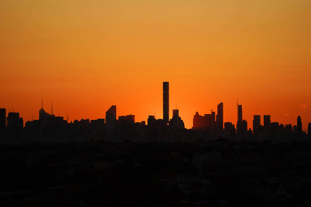 日落时的纽约市地平线全景
