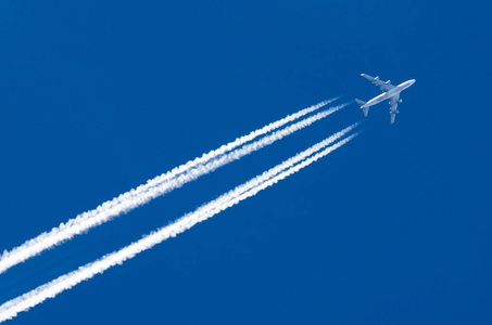 大二飞机发动机航空机场轨迹云图片