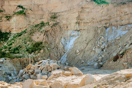 采石场与沙子和黏土