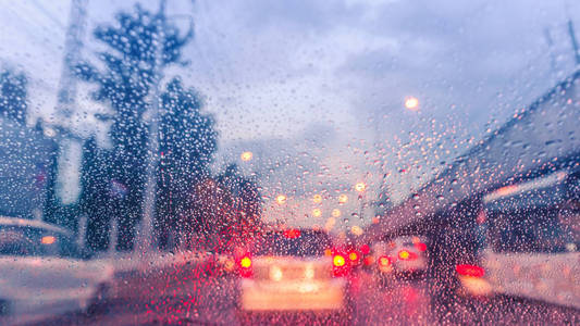 雨天日交通堵塞