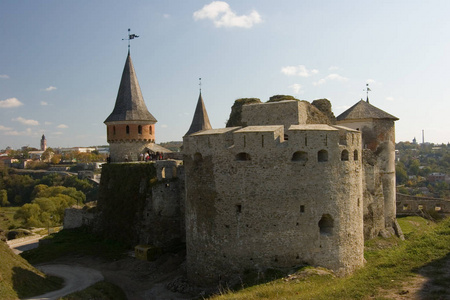 KamianetsPodilskyi 城堡的夏季景观