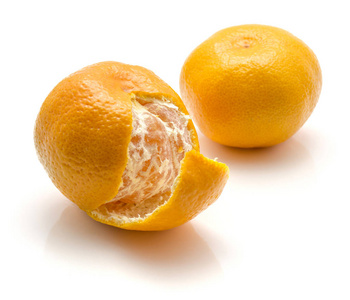 孤立的新鲜橘