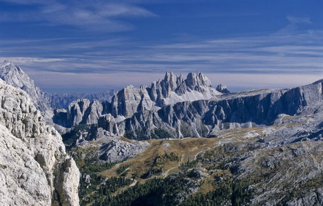 从法尔扎雷戈山口向南眺望科蒂纳博扎诺博森意大利欧洲