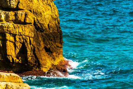 高崖海, 夏季海背景, 许多飞溅