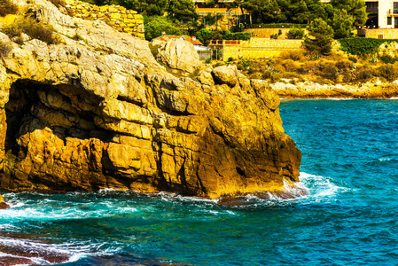 高崖海, 夏季海背景, 许多飞溅