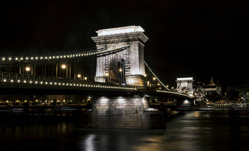 链桥塞切尼在晚上, 大桥在多瑙河在布达佩斯