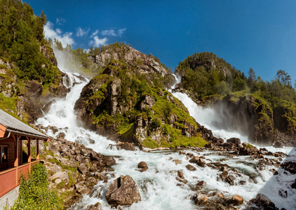 夏季 Latefossen 瀑布 Odda 挪威