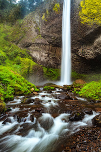 Latourell 瀑布在哥伦比亚河峡谷, 波特兰, 俄勒冈州