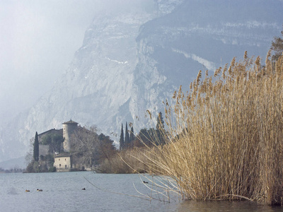 Toblino 湖上的浪漫城堡